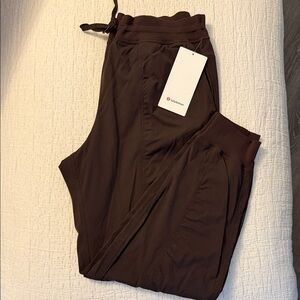 Lululemon Mid-Rise Relaxed-Fit Jogger, L